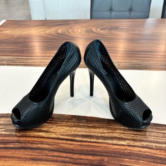 Arezzo Heels - Picture 4 of 6